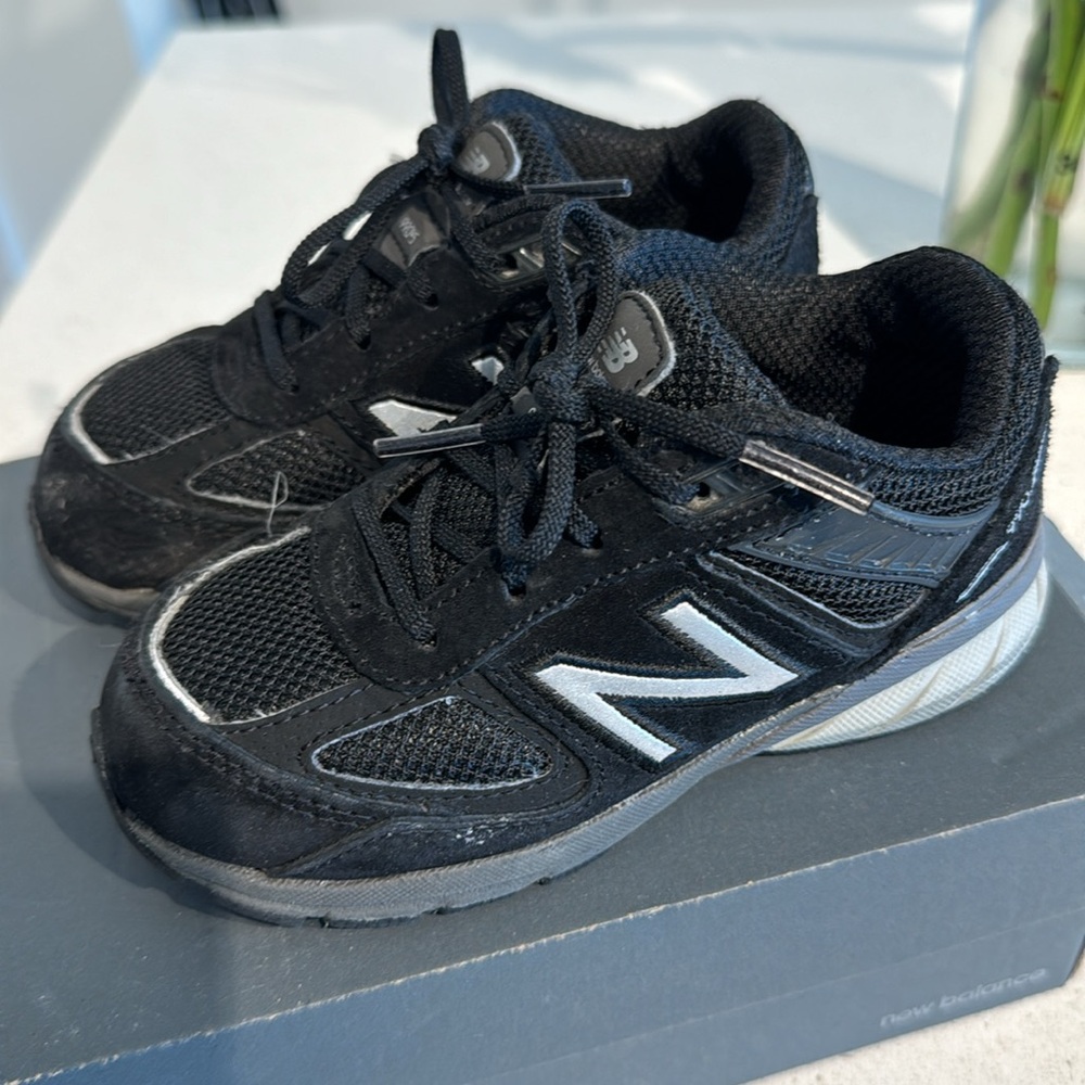 New Balance 990